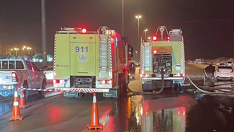 مدني الرياض يخمد حريقًا اندلع في مركبة على الطريق الدائري الغربي