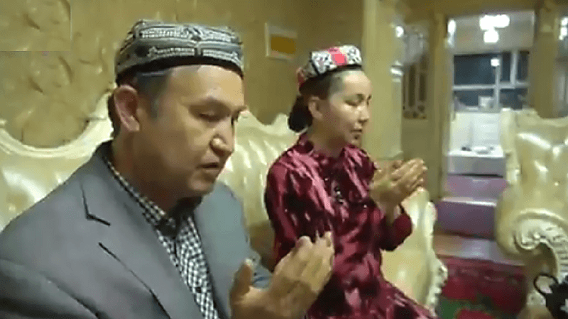 شاهد.. السفير الصيني بالمملكة يستعرض إفطار رمضاني أعدته عائلة صينية مسلمة