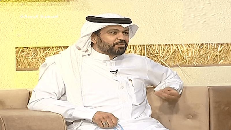 شاهد.. قصة رجل غاضب تغير طبعه بعد تعرضه للضرب أمام زوجته في مكان عام 