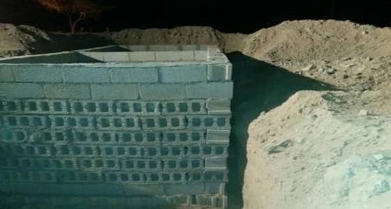 بالصور..  مدني المسيجيد بمحافظة بدر ينقذ طفلاً تم احتجازه في منهل تحت الإنشاء