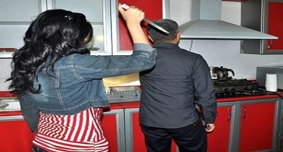 اتفقت مع زوجها على التخلص من العشيق بعد تهديدها بنشر فضائحها على الفيس بوك