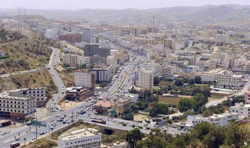 اعتداء مشترك علي الشبكة وعمود اناره عشوائي خلف تكرار انقطاع التيار الكهربائي بالباحة