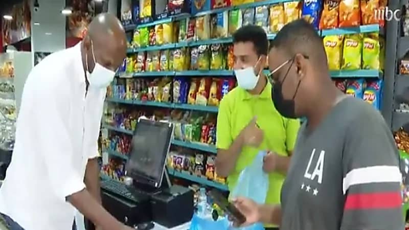 بالفيديو.. منصور النجعي يتجه لتجارة المواد الغذائية بعد اعتزاله كرة القدم