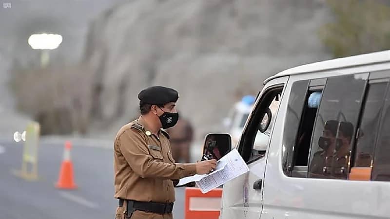 ضبط 10 مخالفين حاولو دخول المسجد الحرام وساحاته