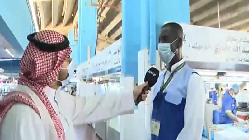 صياد: راتب العامل في سوق السمك يتراوح بين 7 إلى 10 آلاف ريال شهريا "فيديو"