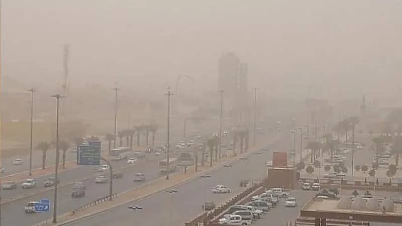 "الأرصاد" تنبه بموجة أتربة مثارة على الرياض