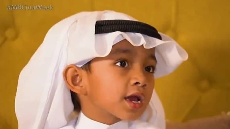 ‏شاهد.. طفل فلبيني يعشق مزارع ‎عنيزة أكثر من موطنه الأصلي 