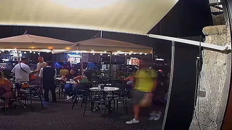 شاهد.. لصوص يعيدون ساعة يد إلى صاحبها بعدما اكتشفوا أنها مزيفة