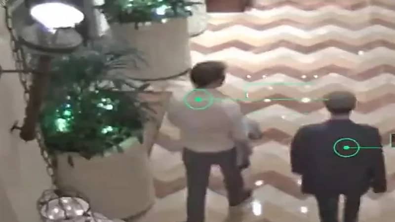 شاهد.. شرطة دبي تطيح بأجنبيان حاولا سرقة مجوهرات باهظة الثمن