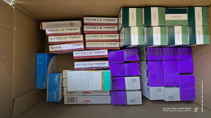 ضبط مندوب نقَل الأدوية بسيارته الخاصة لمستودع مخالف في خميس مشيط