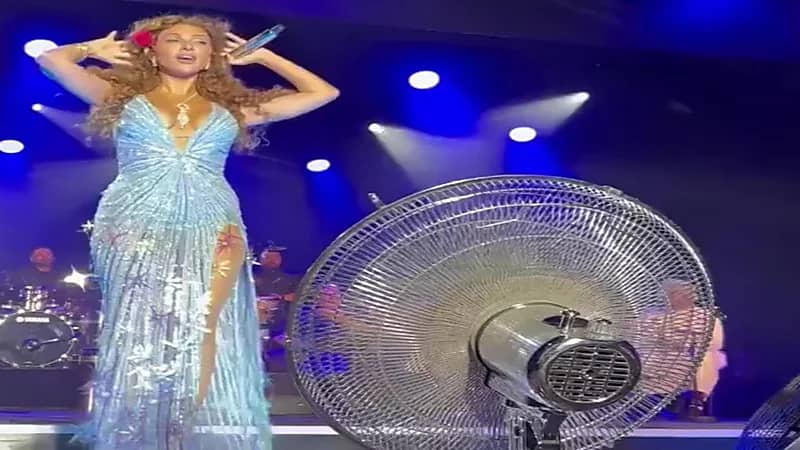 شاهد.. مروحة ميريام فارس تثير سخرية الجماهير خلال حفلها الغنائي