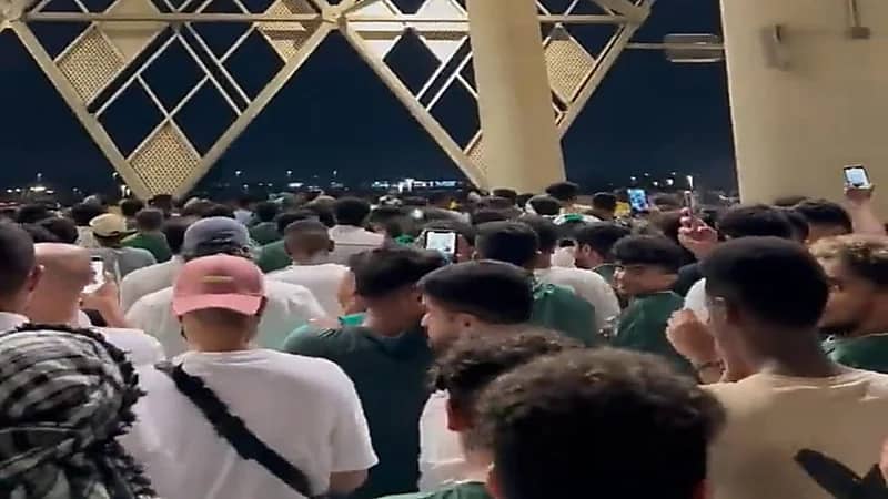 شاهد.. جماهير ‎الأهلي بعد التعادل بدوري يلو تردد: ارحل يا ماجد 