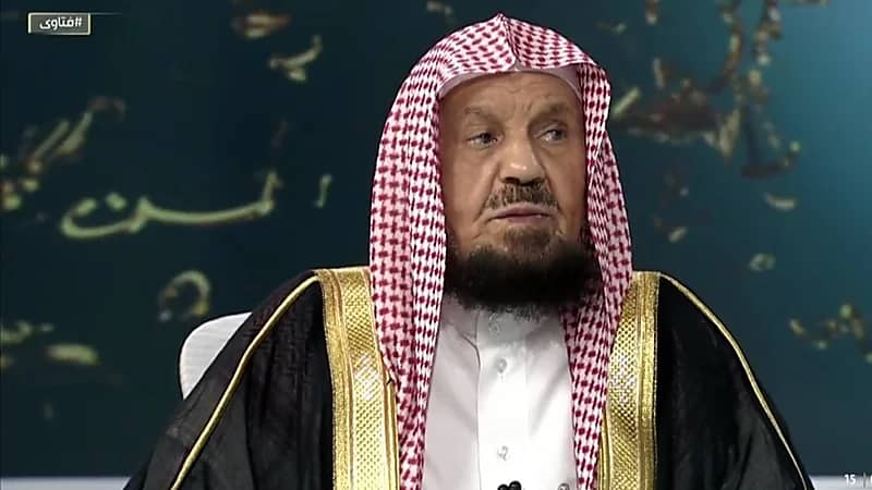 بالفيديو.. المنيع يوضح حكم اقتناء بعض أغراض المتوفي