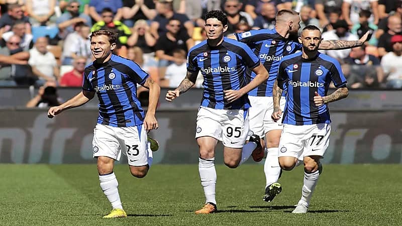 بالصور.. أودينيزي يفوز على إنتر ميلان بثلاثية ويتصدر الدوري الإيطالي 