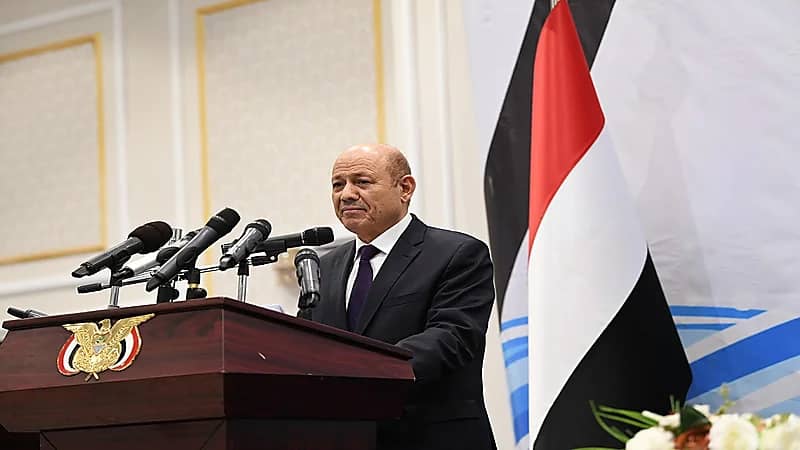 العليمي: ميليشيات الحوثي حولت البحر الأحمر إلى رهينة لخزان صافر