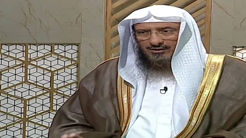 بالفيديو "سليمان الماجد" يوضح هل يجوز المداومة على قراءة سورة الإخلاص والفلق فقط في الصلاة