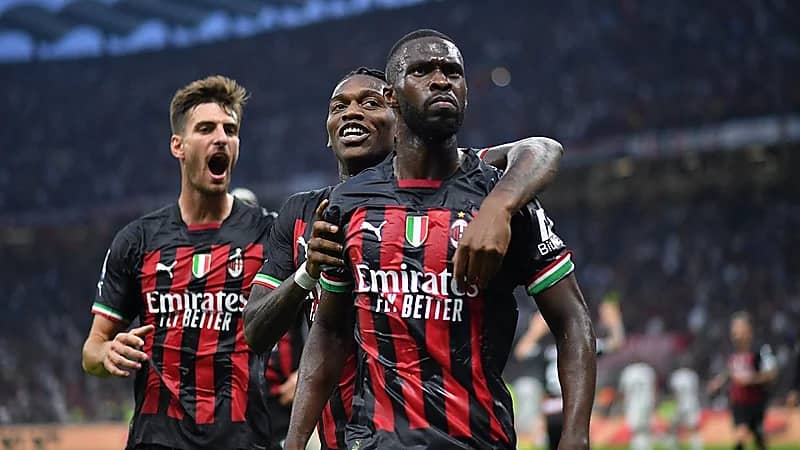 ميلان يفوز على يوفنتوس بهدفين