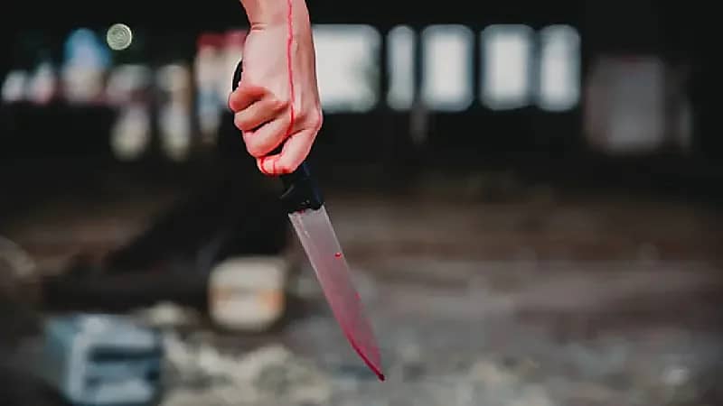 معلم يطعن آخر أمام زملائه داخل المدرسة في الكويت