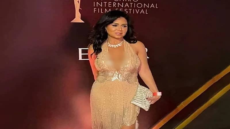 رانيا يوسف تخالف شروط مهرجان القاهرة بفستان جريء