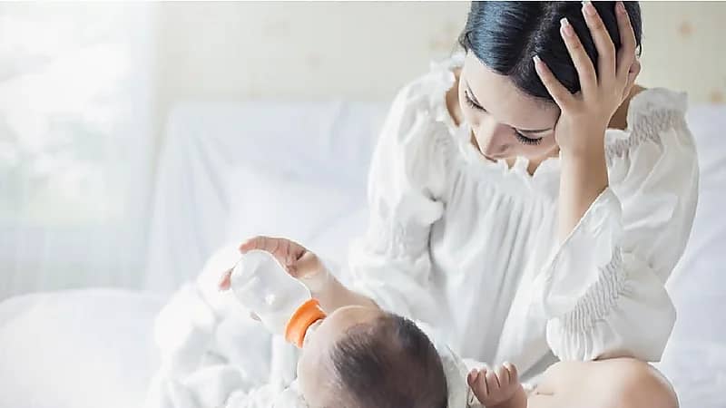 5 أسباب لاكتئاب ما بعد الولادة