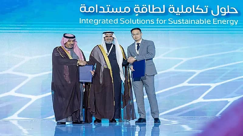 "السعودية للكهرباء" توقع عقود لمشاريع بناء الشبكات الذكية في المناطق