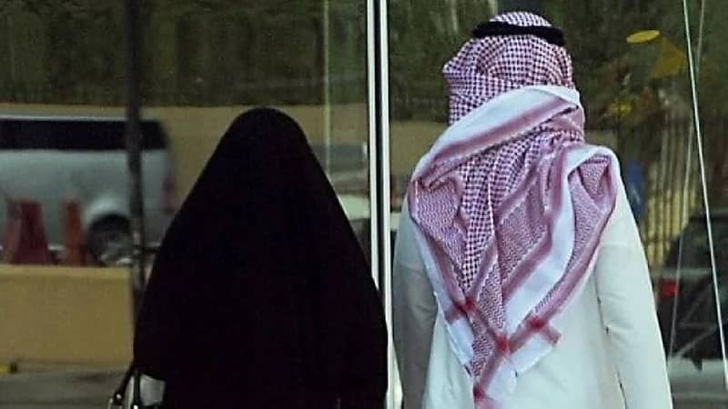 قصة زوجة رفعت دعوى طلاق من زوجها حتى تعود إليه (فيديو)
