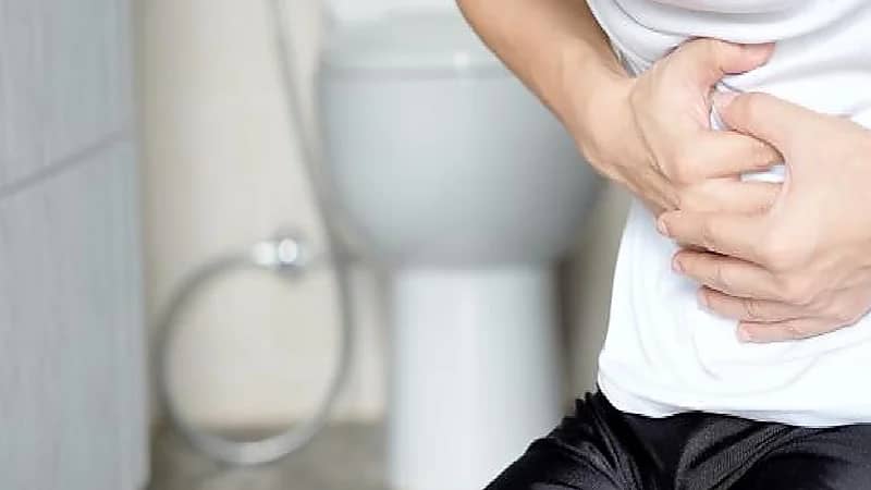 بالفيديو .. أعراض خطيرة للإمساك تستدعي تدخل طبي