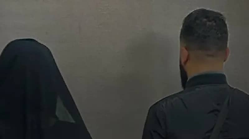 ضبط عاملة آسيوية تعمل في صالون للحلاقة الرجالية في الخبر