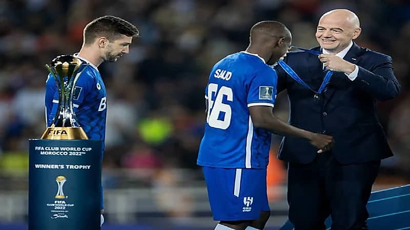 "رئيس فيفا": الهلال قدم أكثر مما هو متوقع منه