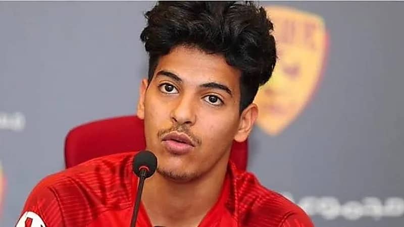 الرائد يخاطب لجنة الاحتراف لإنهاء تعاقده مع عبدالمحسن القحطاني