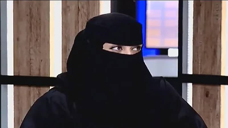 بالفيديو.. قصة كفاح مواطنة بدأت بالعمل في بنك حتى أصبحت رائدة أعمال