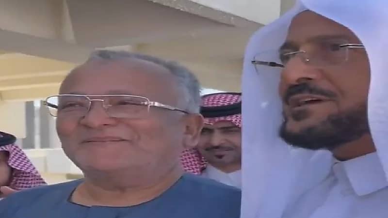 شاهد.. وزير الشؤون الإسلامية : ضباط الجيش المصري يرفعون الرأس