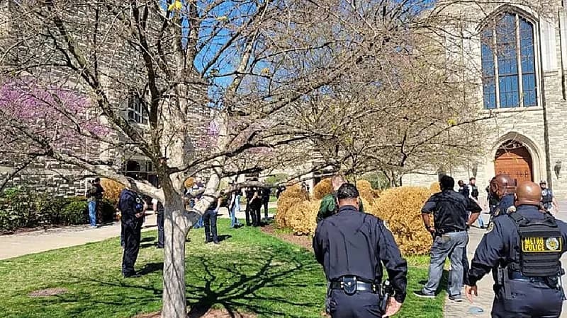 فتاة تقتل 6 طلاب داخل مدرسة بأمريكا