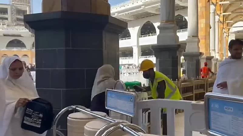 بالفيديو .. ابتهاج معتمرة من الخدمة التي تلقتها من الدفاع المدني