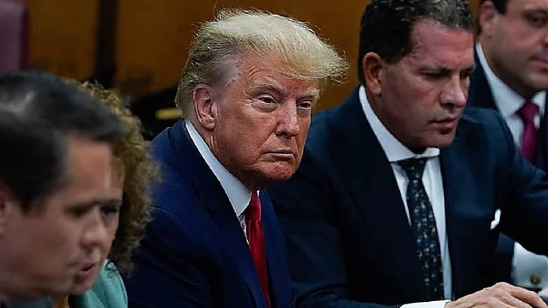 إخلاء سبيل دونالد ترامب بعد الاستماع لدفاعه