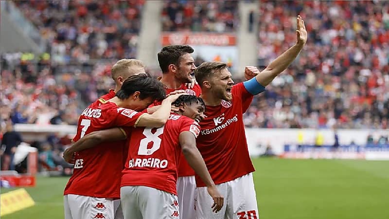 ماينز يتخطى بايرن ميونيخ بثلاثية