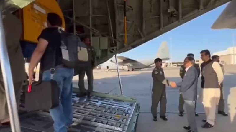 بالفيديو .. باكستانيون يغادرون جدة بعد إجلائهم من السودان