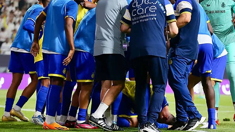 رونالدو يسجد بعد تسجيله هدف التقدم على الشباب (فيديو)