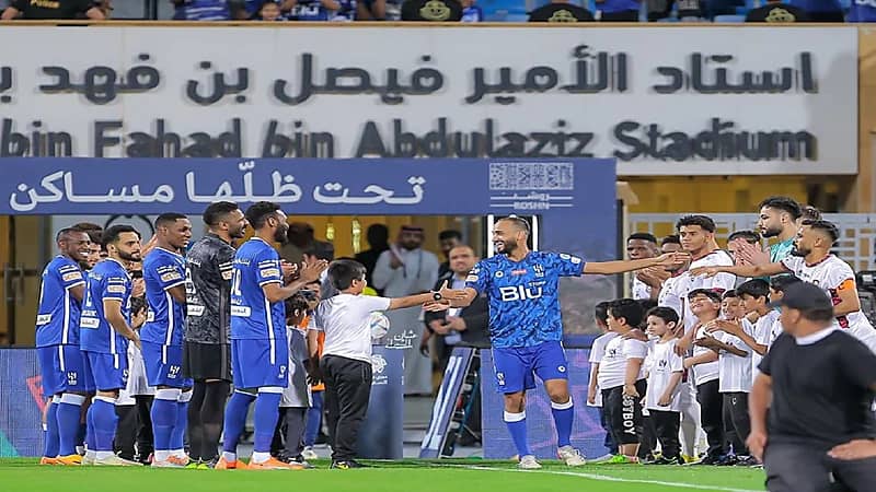 ممر شرفي لعبدالله عطيف في مباراته الأخيرة مع الهلال (فيديو)