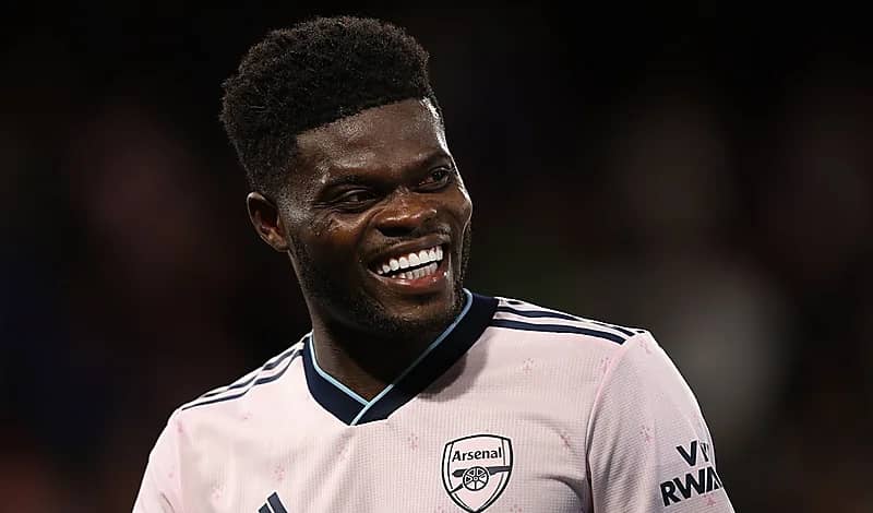 الأهلي يخطط لضم توماس بارتي