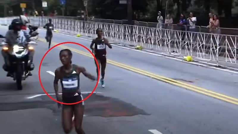 خطأ غريب يُفقد عداءة فرصة الفوز بالميدالبة الذهبية وجائزة مالية كبرى.. فيديو