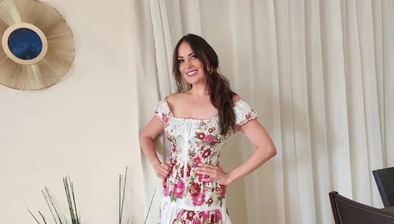 نرمين الفقي تستعرض أنوثتها بفستان مثير.. صور