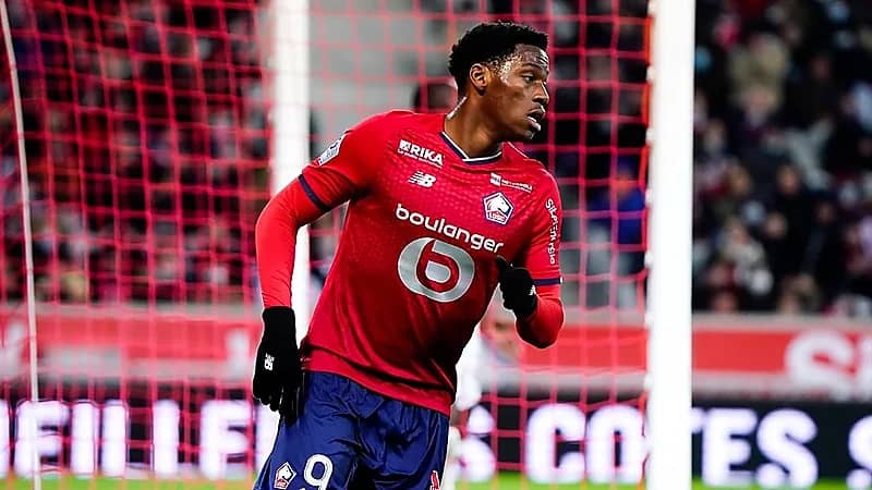 مهاجم كندي يقترب من صفوف الهلال