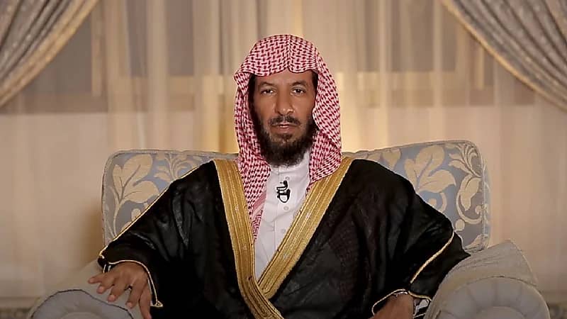 حكم توزيع المصحف بنية أن يكون صدقة جارية.. فيديو