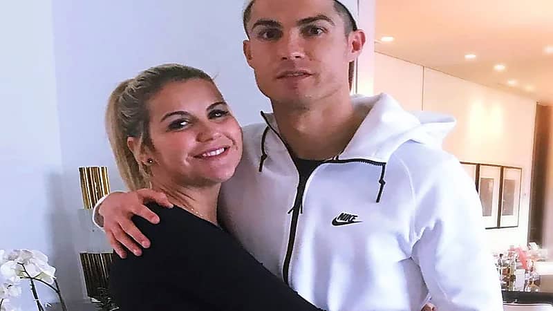 شقيقة رونالدو تنتقد ميسي بصورة