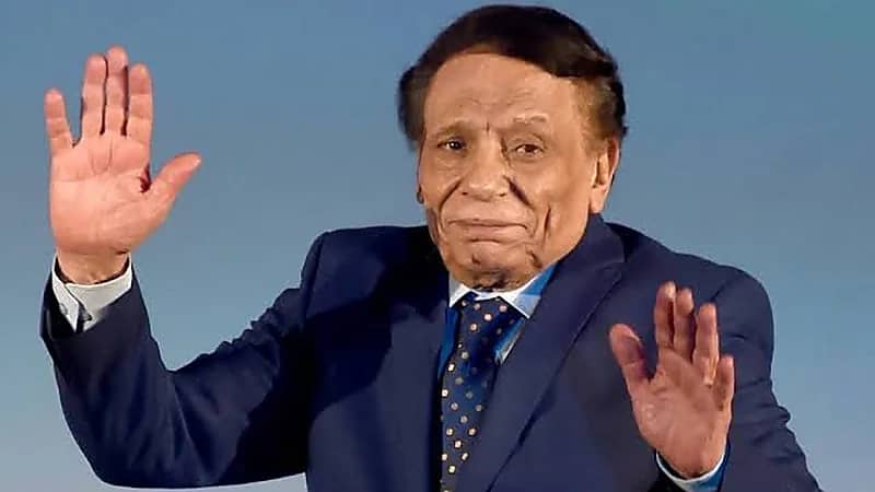 ناقد فني يكشف تفاصيل الحالة الصحية لعادل إمام