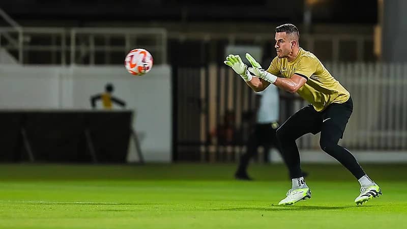 حارس الاتحاد يقترب من الرحيل للبرازيل