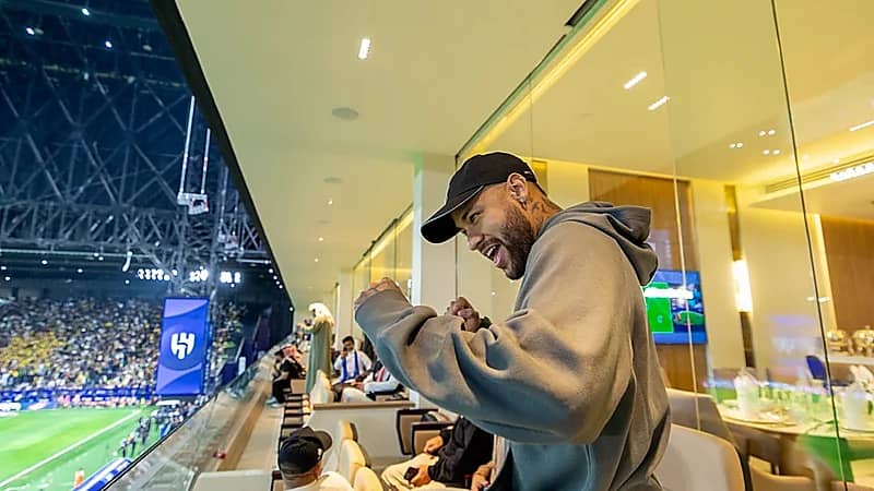 نيمار يغادر إلى البرازيل