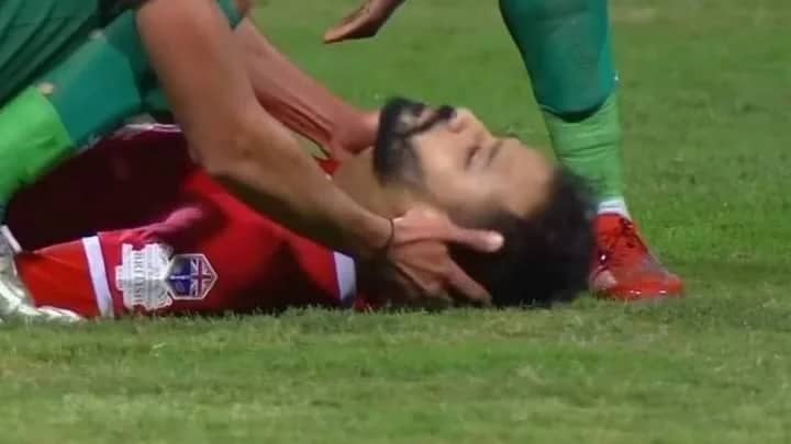 سقوط مفاجئ للاعب ينهي مباراة في الدوري المصري .. فيديو