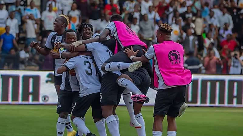 مازيمبي يضرب موعداً نارياً مع الأهلي المصري